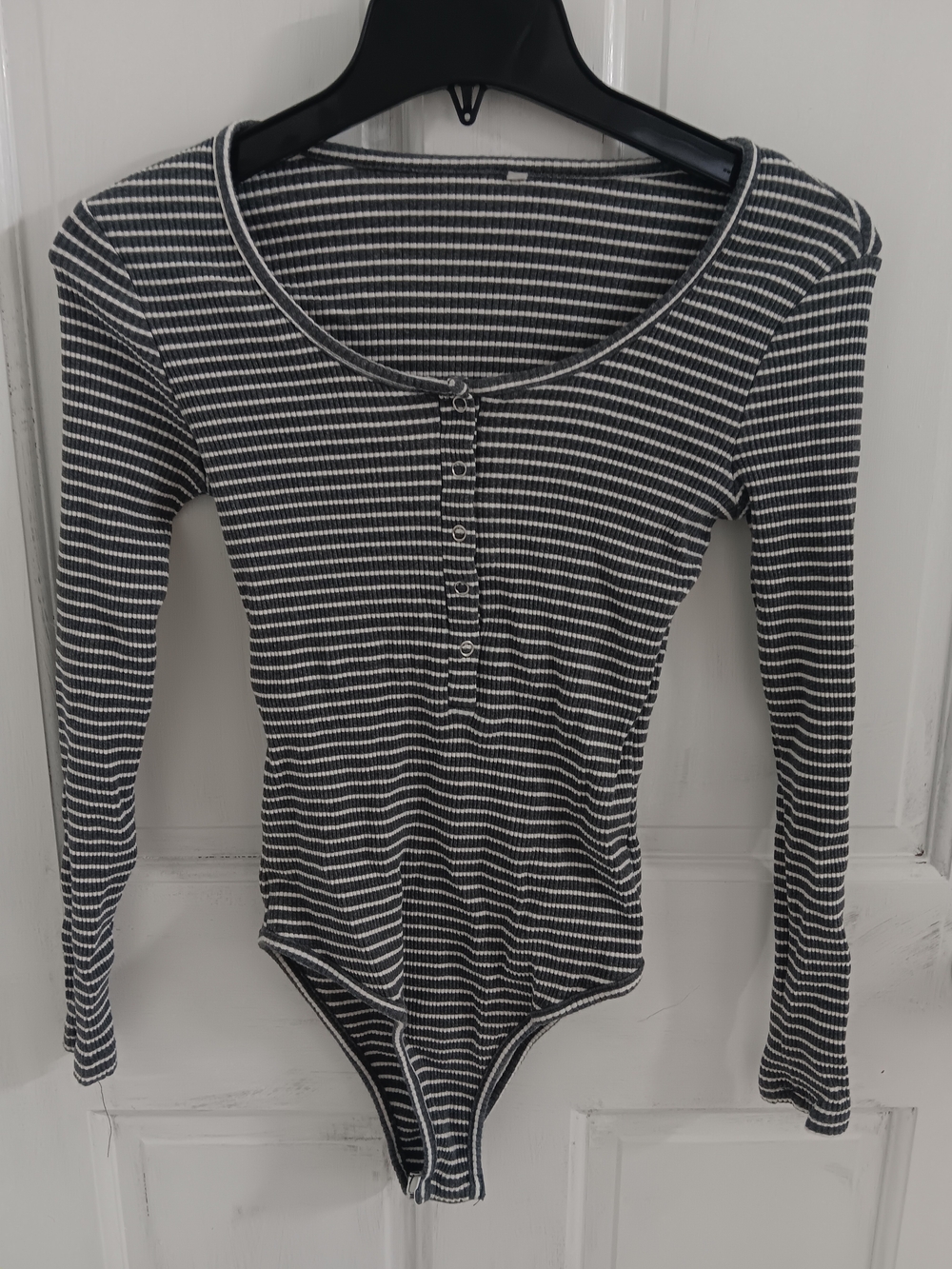 Striped Long-Sleeve Ribbed Bodysuit - Black & White
